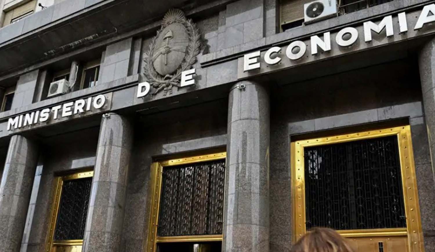 Ajuste y financiamiento: el Gobierno acelera el remate de empresas públicas y concesiones energéticas